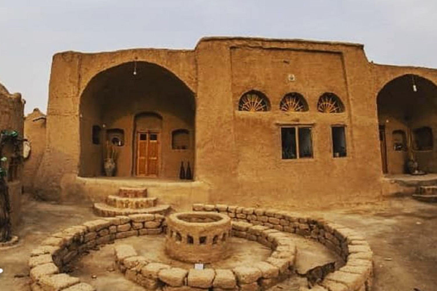 قلعه‌خواجه عمارتی زیبا در ورامین